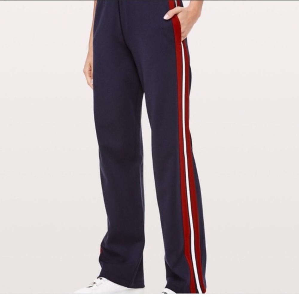 NWOT Lululemon Cover Your Tracks Pant- Size 4